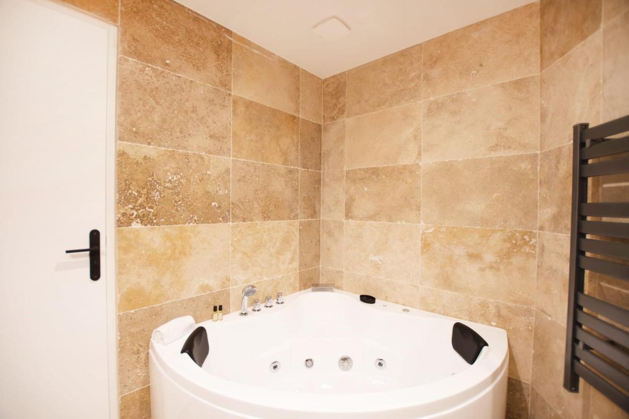 Guestready - Studio With Jacuzzi In The 10 Th Apartment Paris Luaran gambar